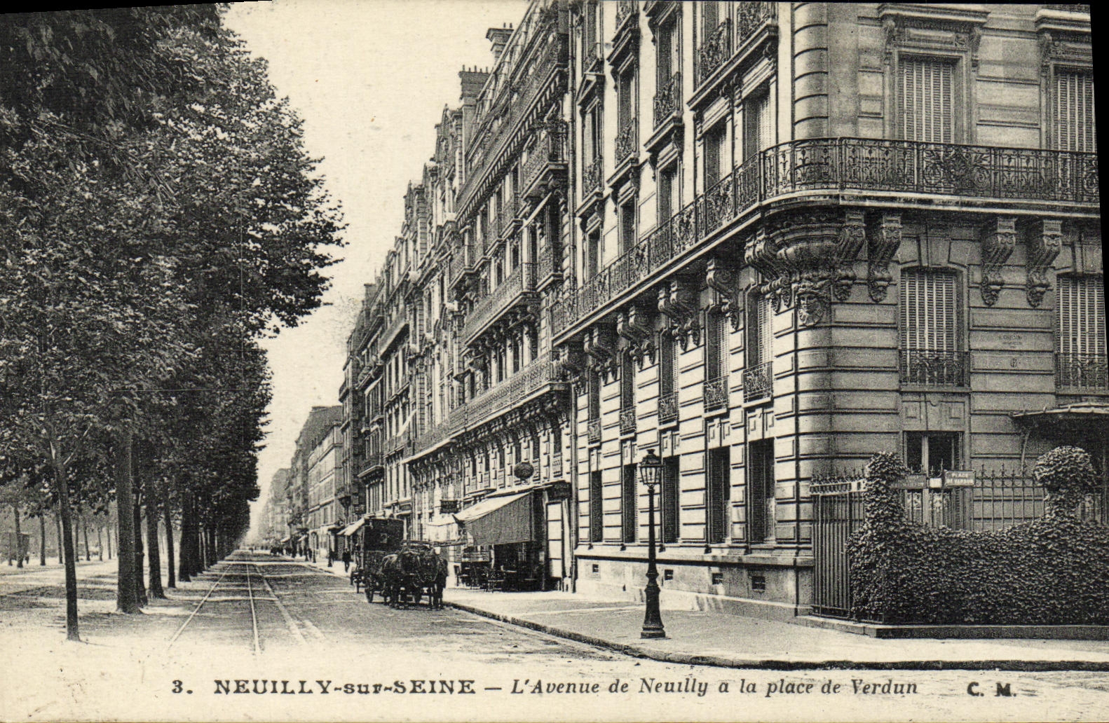 VINTAGE POSTCARD Neuilly sur Seine L Avenue of Neuilly in the Place of Verdun