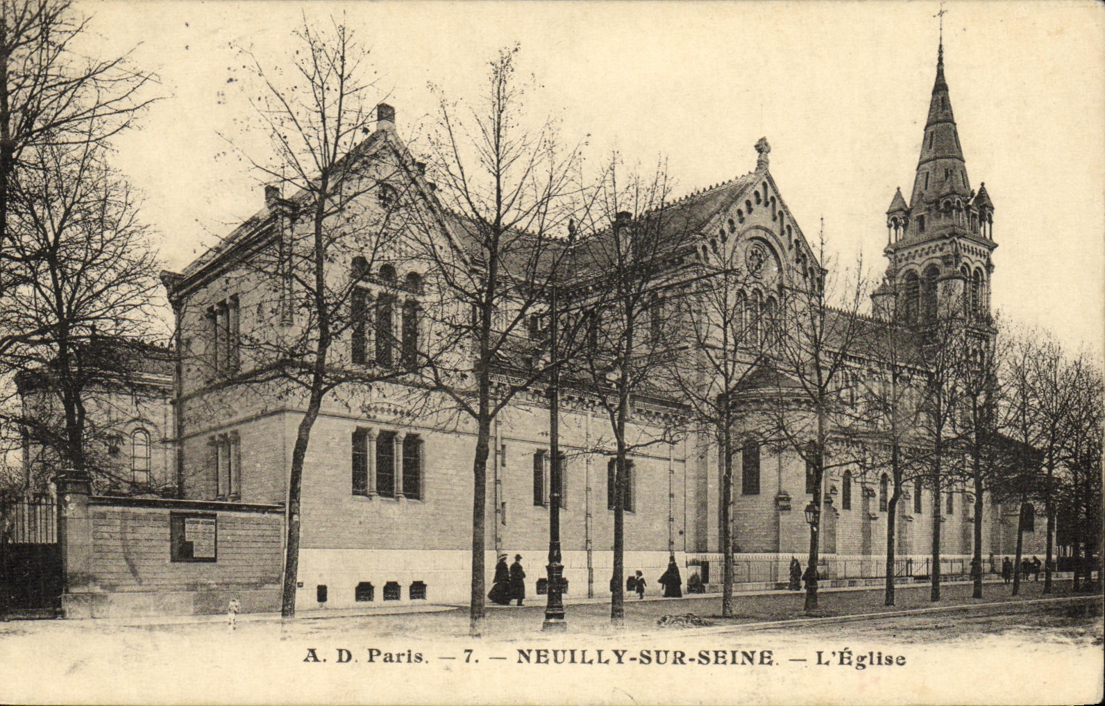 VINTAGE POSTCARD Neuilly sur Seine L Church