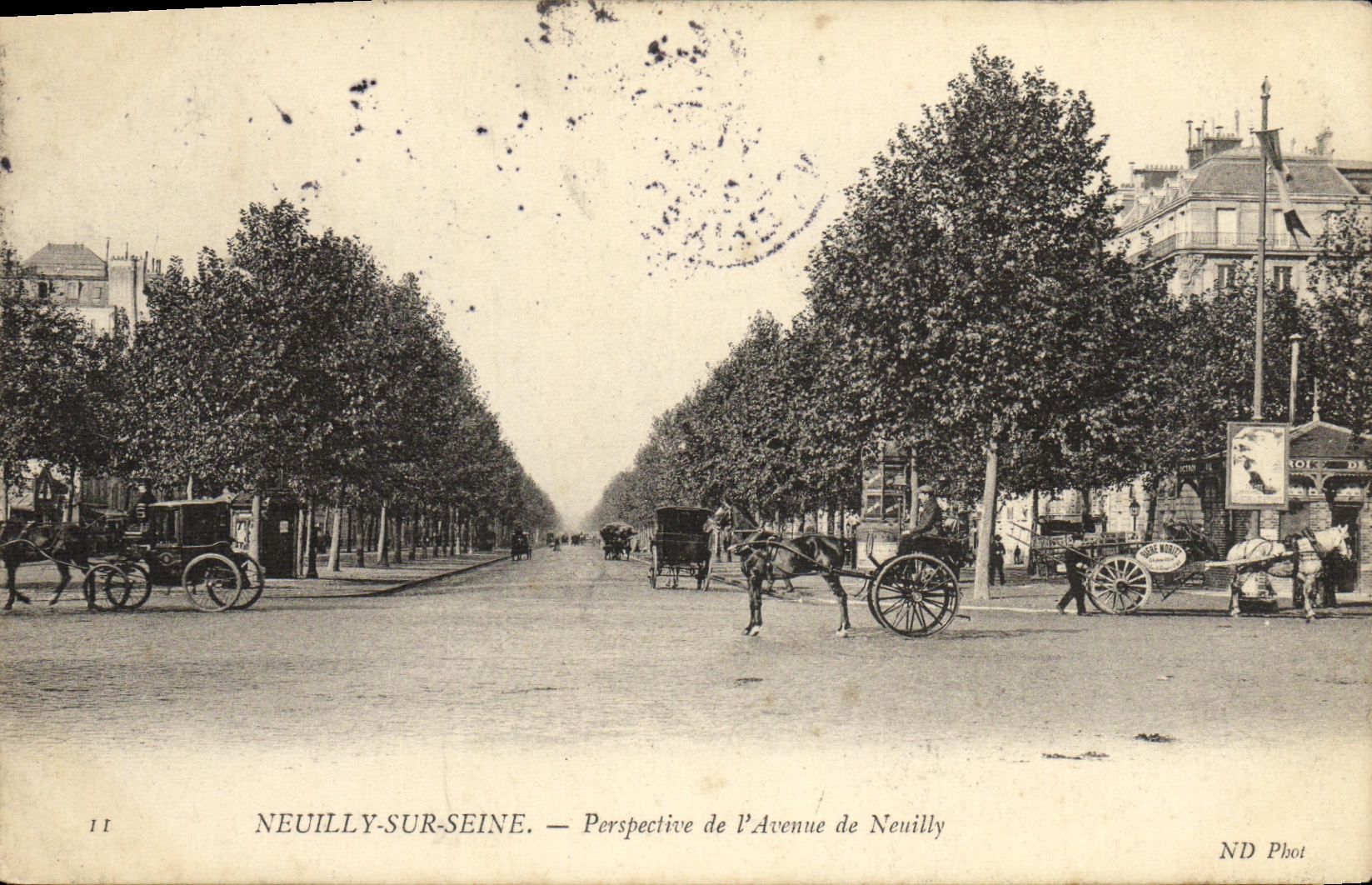 VINTAGE POSTCARD Neuilly sur Seine Pierre of L Avenue of Neuilly