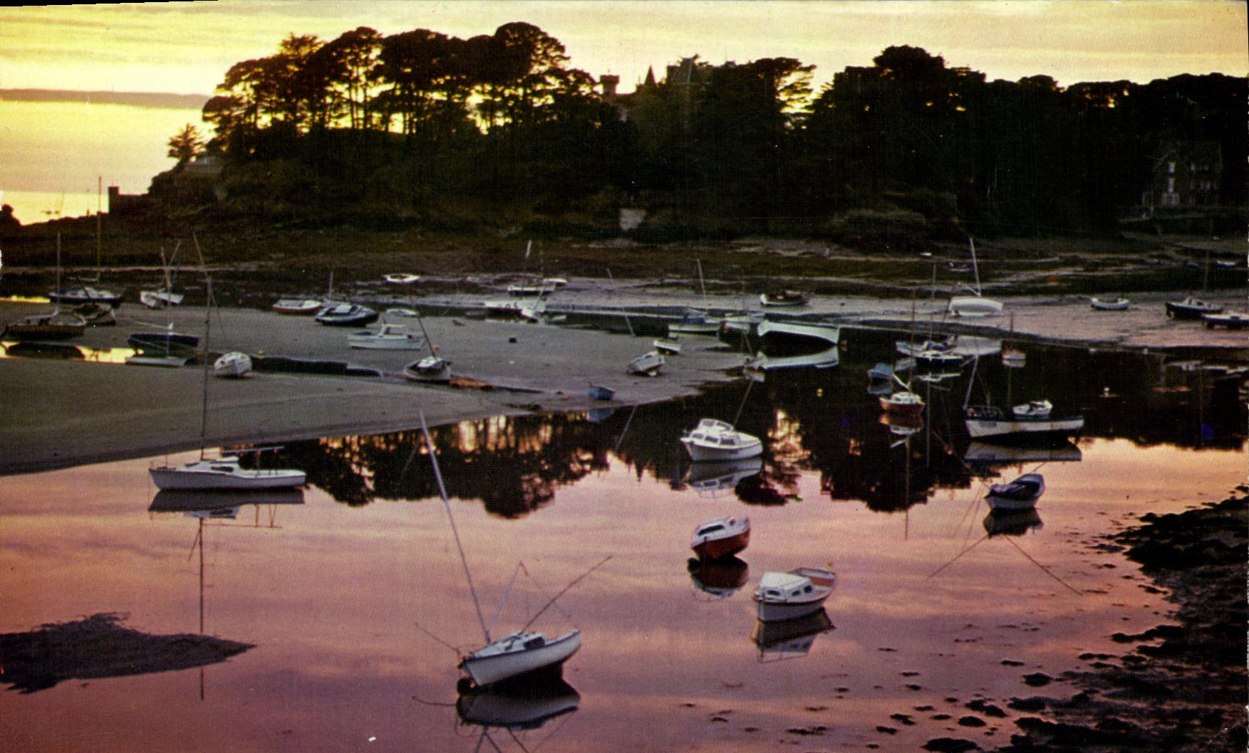 POSTAL MODERNA leyenda de las hadas de la esmeralda de la dimension D