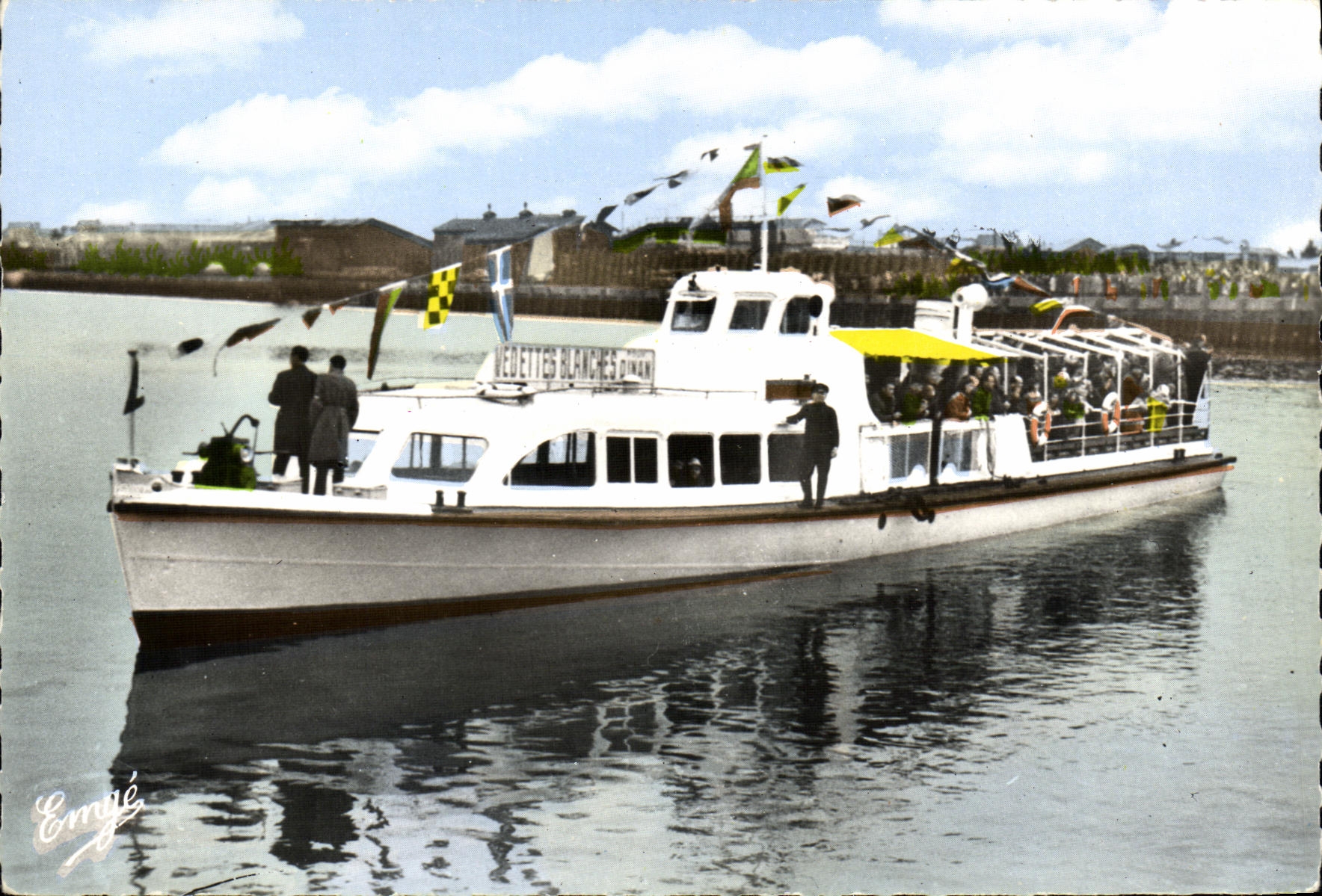 POSTAL MODERNA Dinard Bretana dimensiona el barco de alta velocidad blanco esmeralda de la motora de D