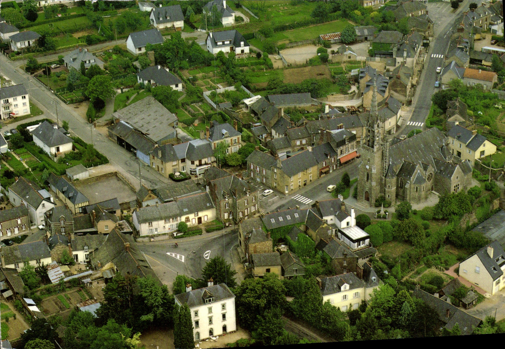 POSTAL MODERNA D vista Acigne junto