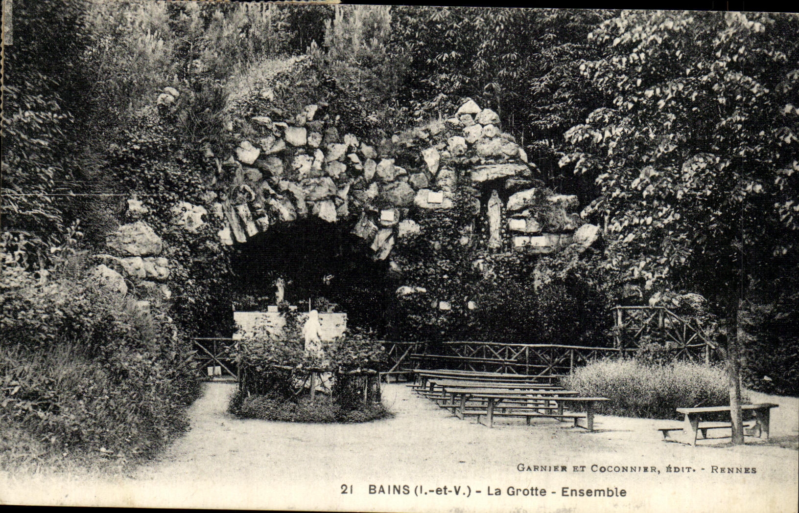 CPA Bains La Grotte Ensemble