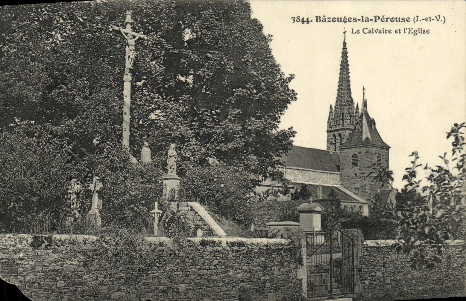 CPA Bazouges la Perouse Le Calvaire et l Eglise