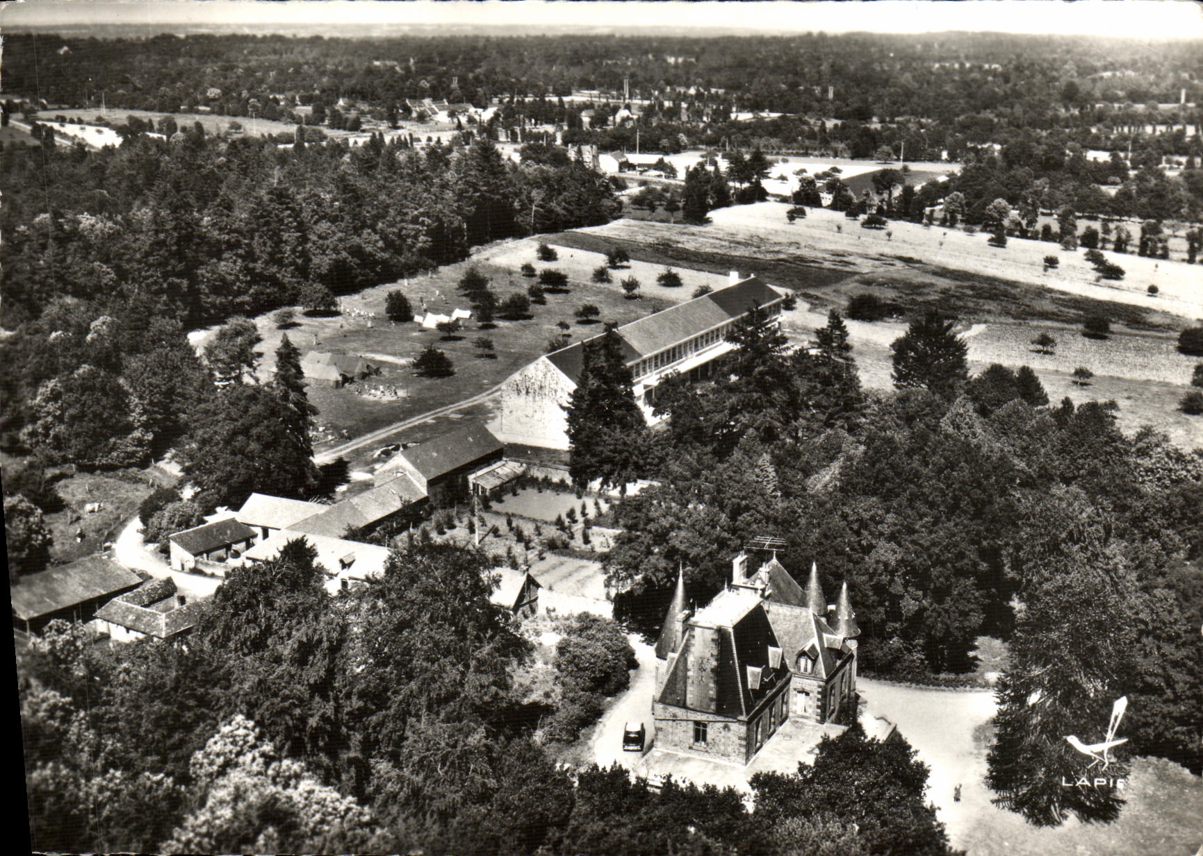 POSTAL MODERNA buena mano el castillo y el L sanatorio de Diablaires