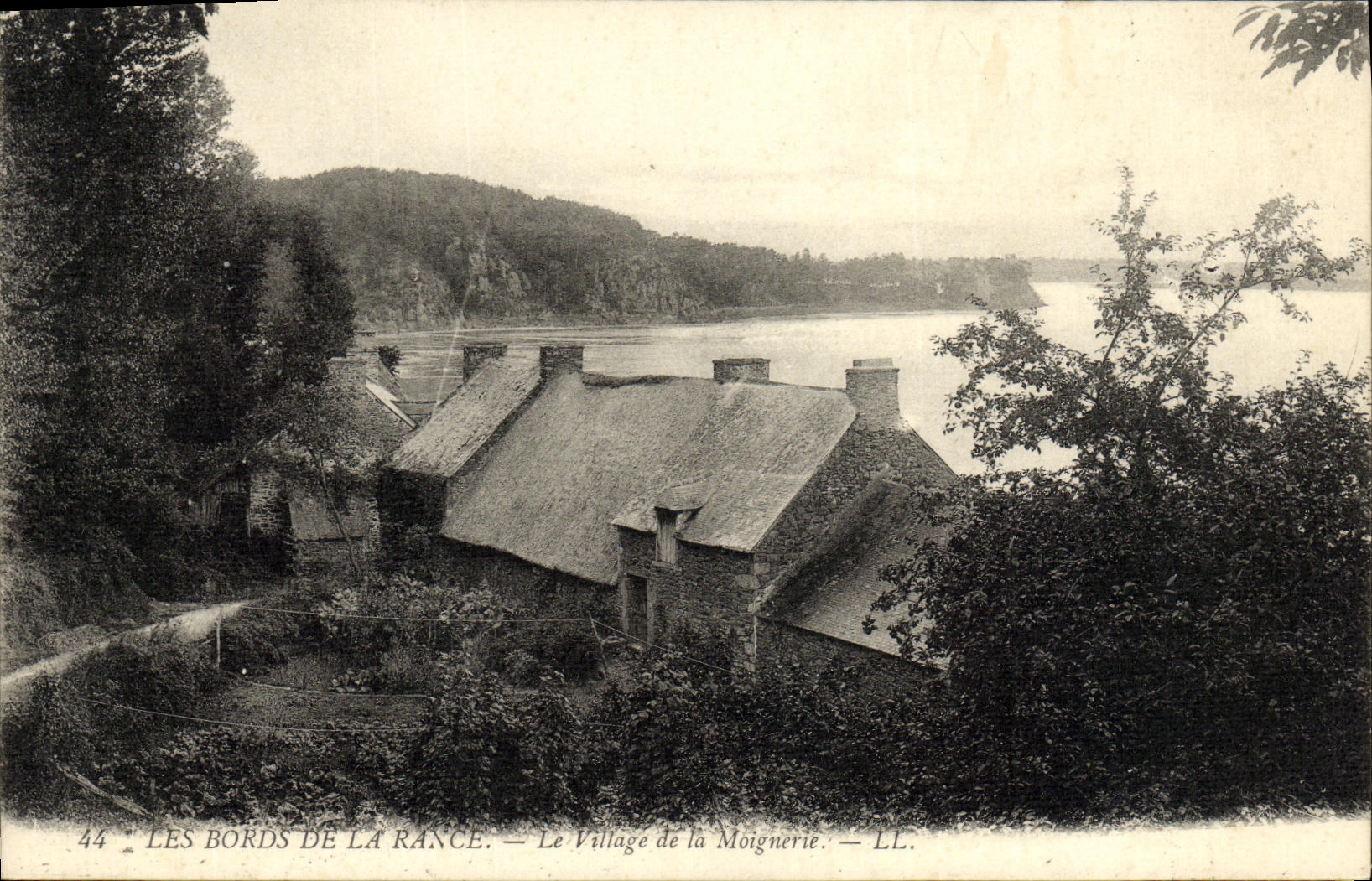 Bordes de la POSTAL de la VENDIMIA de rancio la aldea de Moignerie