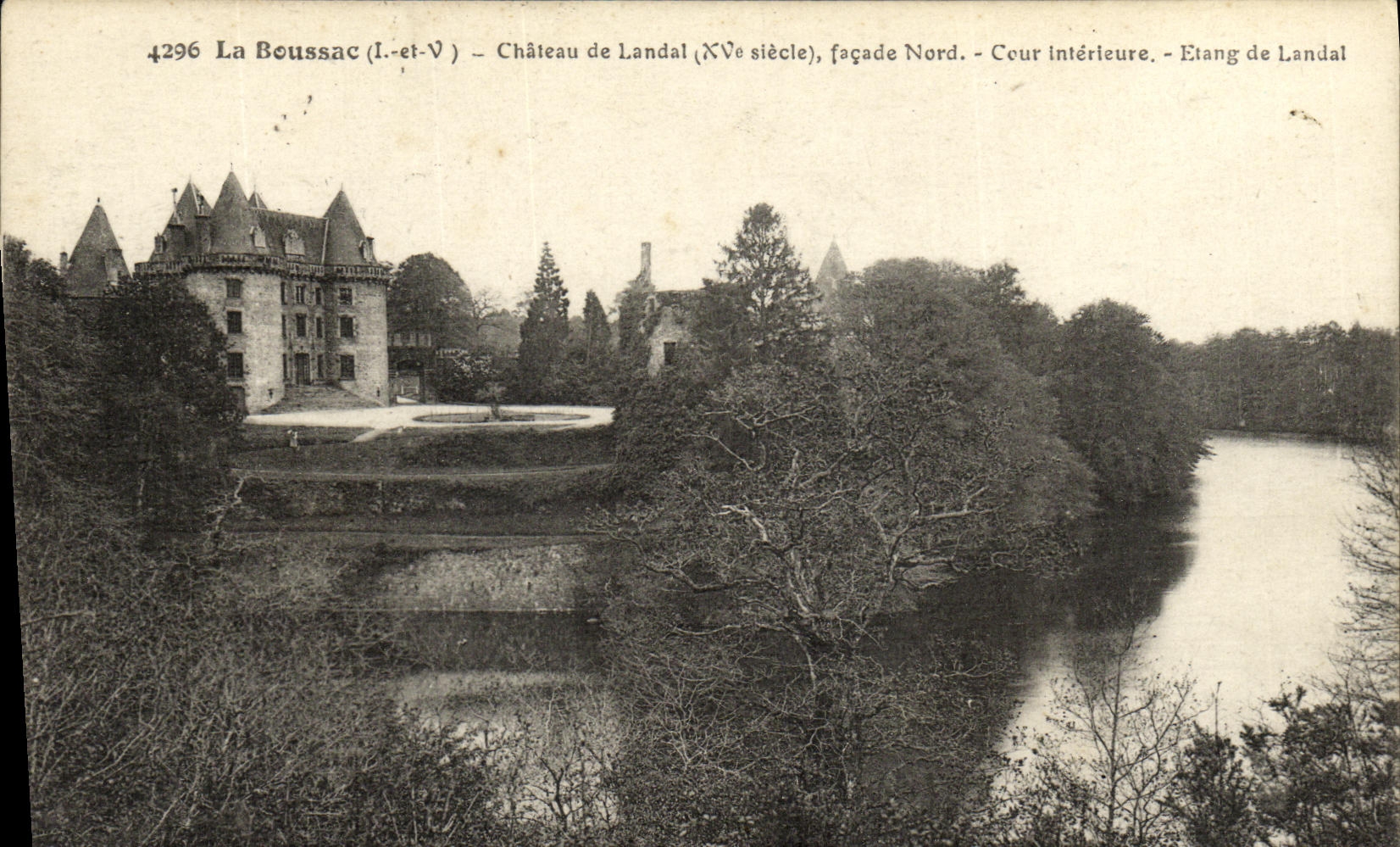 Castillo de Boussac de la POSTAL de la VENDIMIA de la charca interior de la corte de Landal de landal
