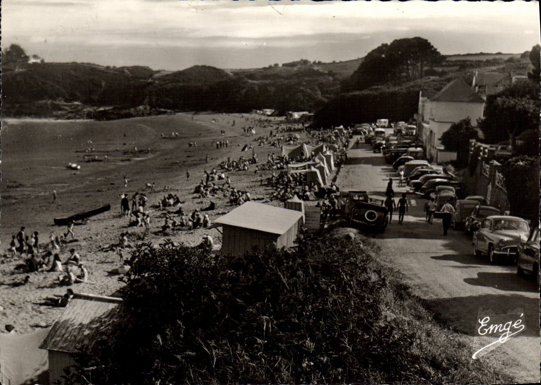 MODERN CARD Cancale the Beach of Port Sea