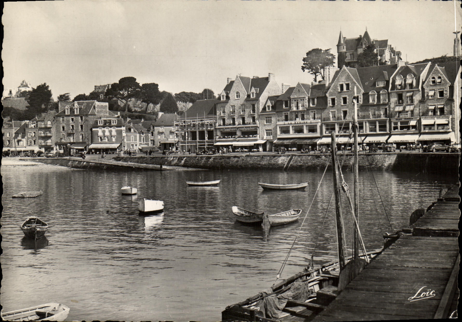 CPM Cancale La Houle Le Port Et Les Hotels Bateaux 