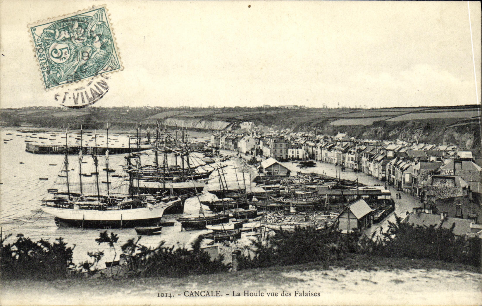 VINTAGE POSTCARD Cancale the Swell seen of the Cliffs Boats