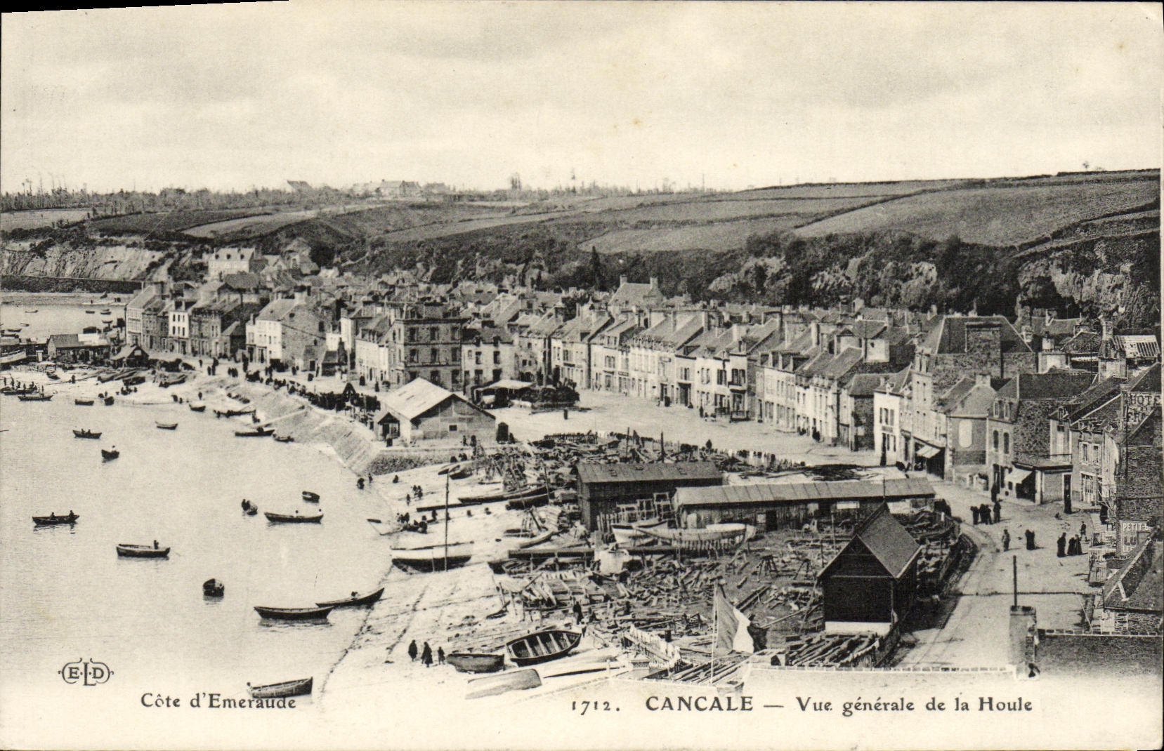 CPA Cancale Vue generale de la Houte Bateau