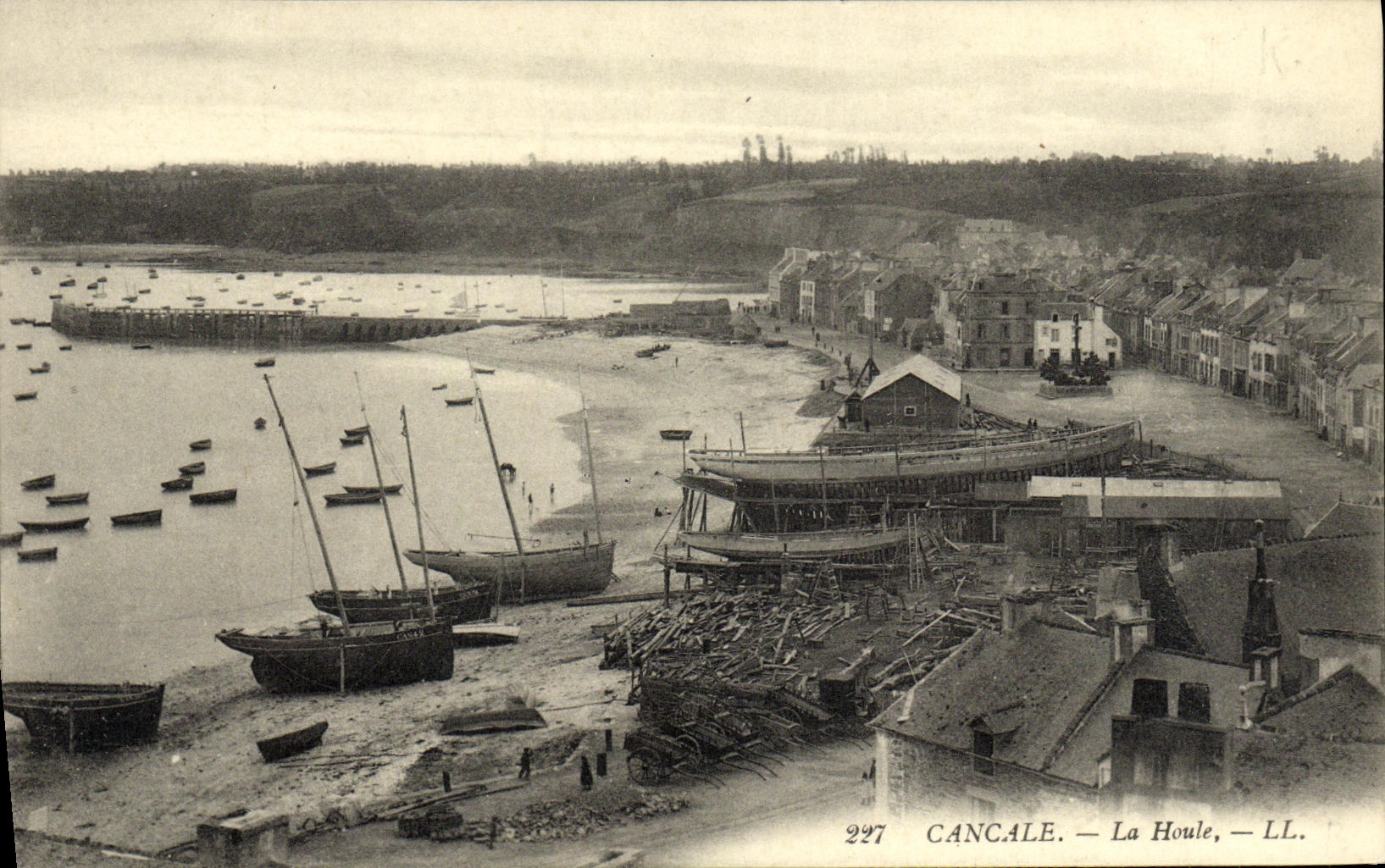 CPA Cancale La Houle Bateaux