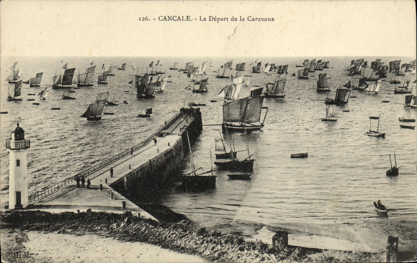 CPA Cancale Le Depart de la Caravane Bateaux