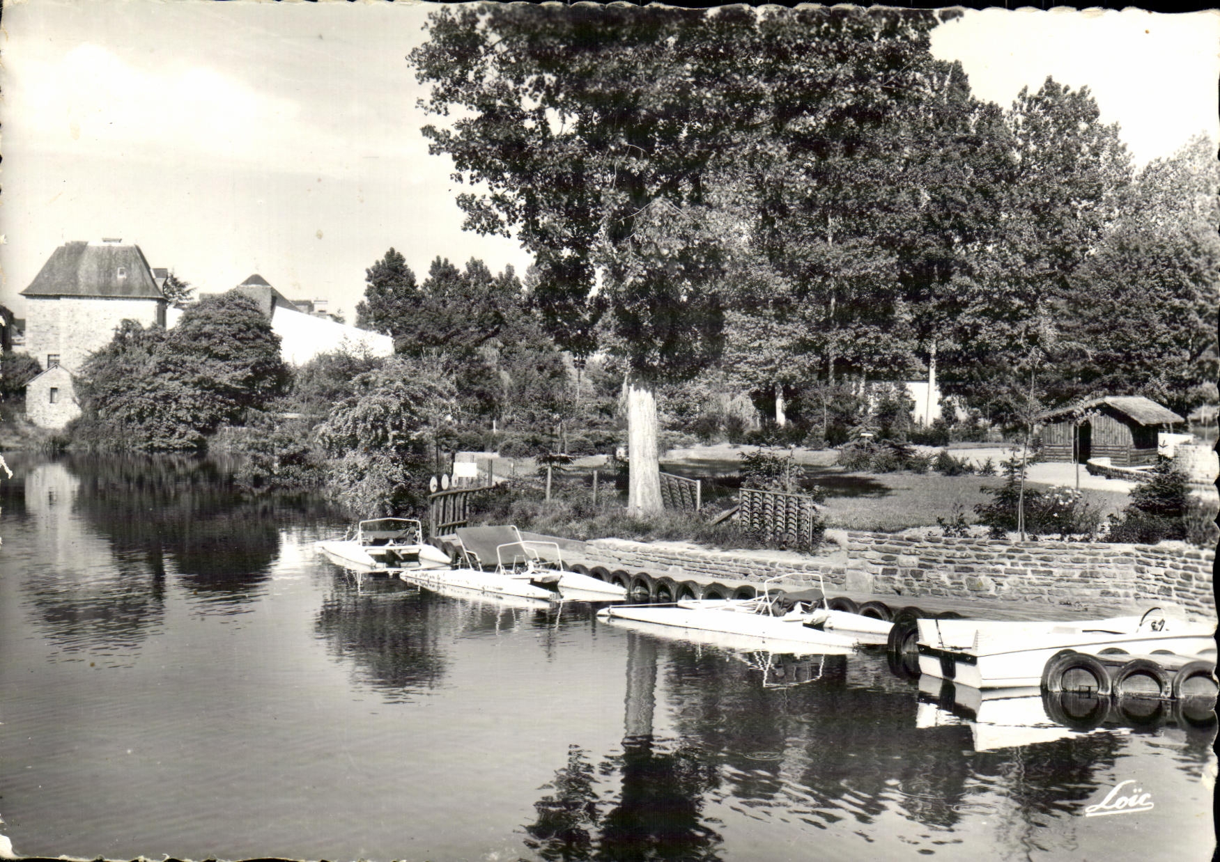 MODERN CARD Chateaubourg the Park and Pedal boats on the Lake