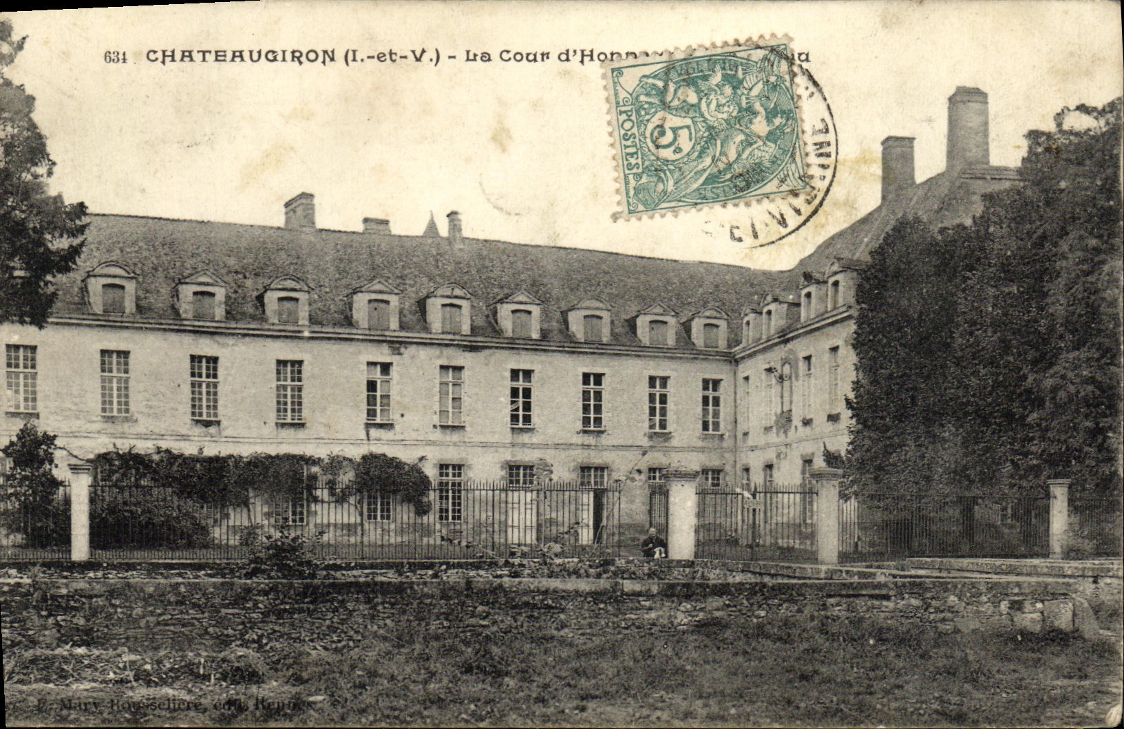 CPA Chateaugiron La Cour d honneur du chateau
