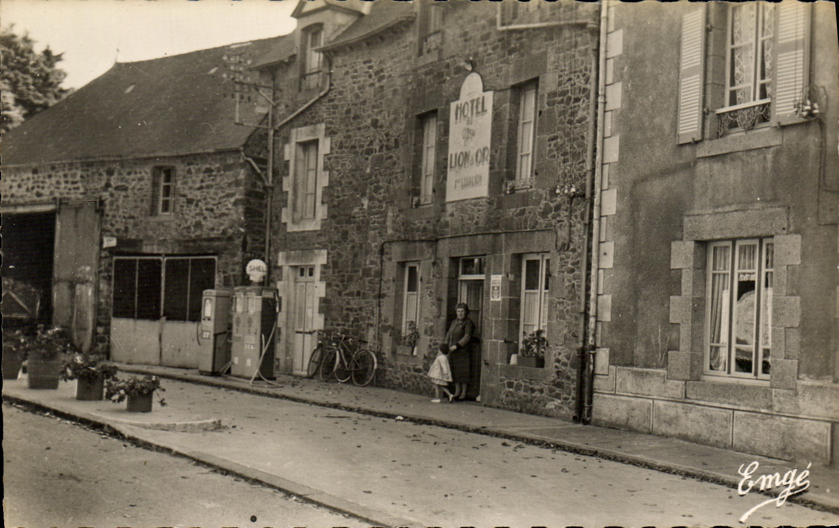 MODERN CARD Chateauneuf D Ille Unpleasant Hotel of the Lion D Gold