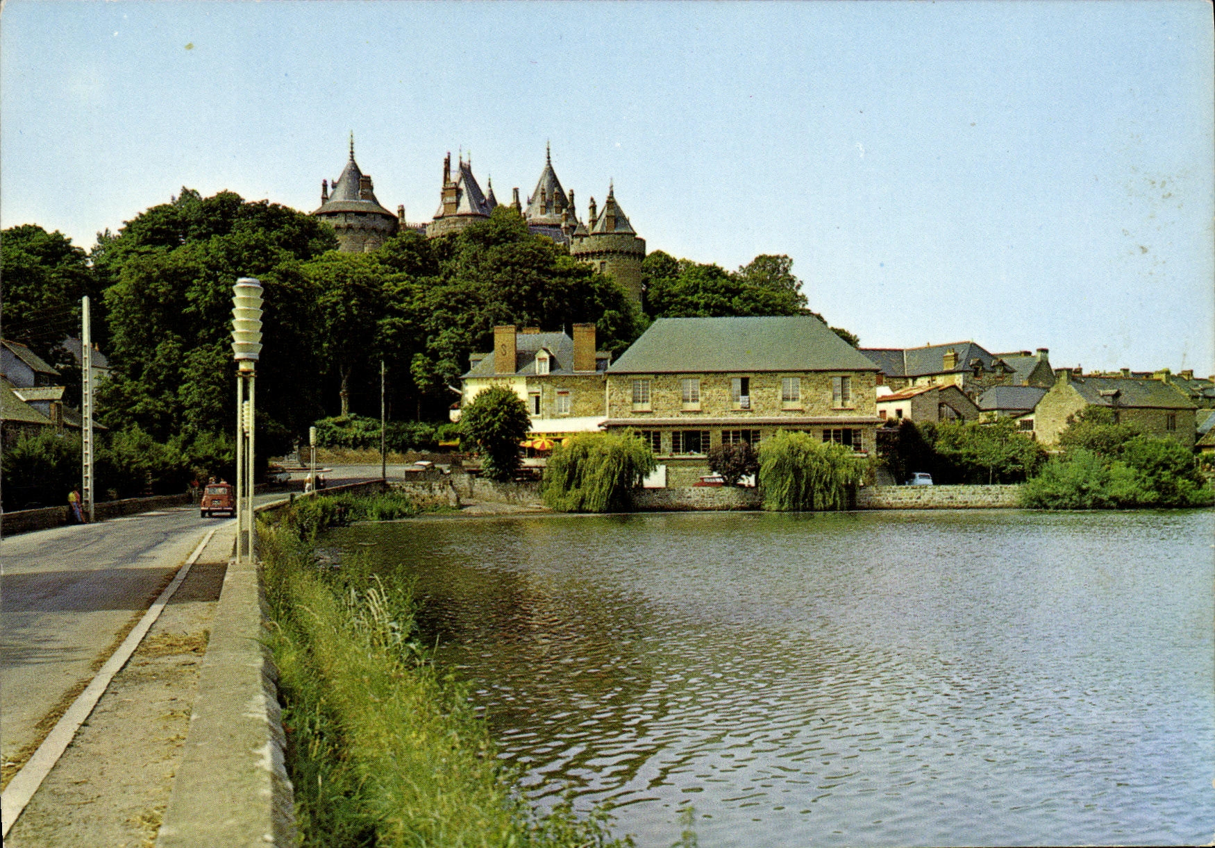 CPM Combourg Le Chateau Et l Etang