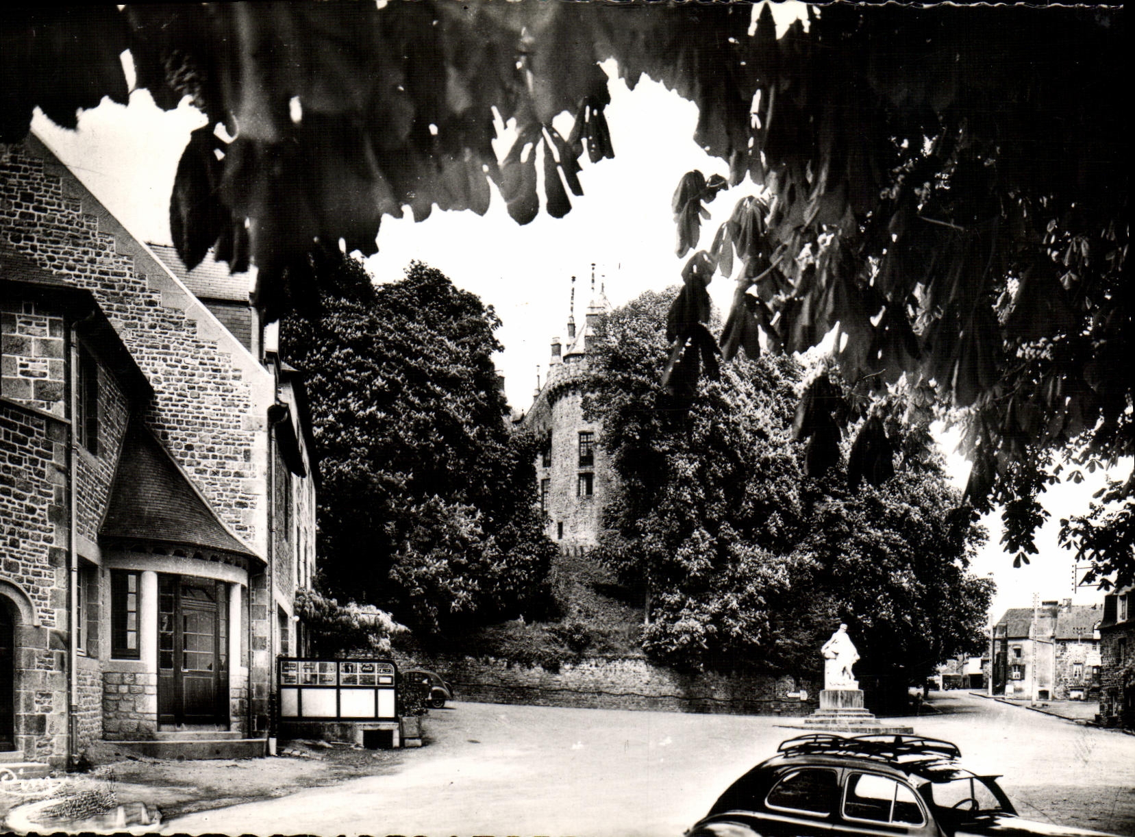 MODERN CARD Combourg the Castle Considering Automobile Place Chateaubriant