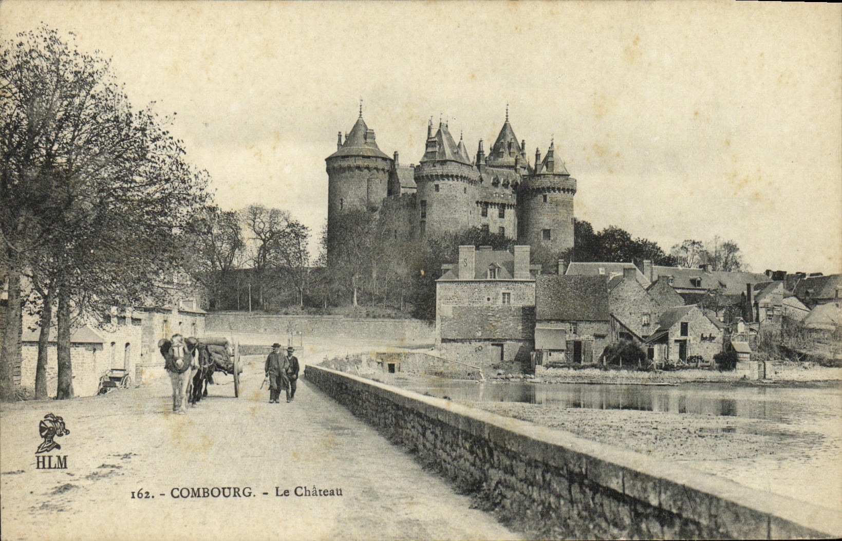 VINTAGE POSTCARD Combourg the Castle Coach Horse