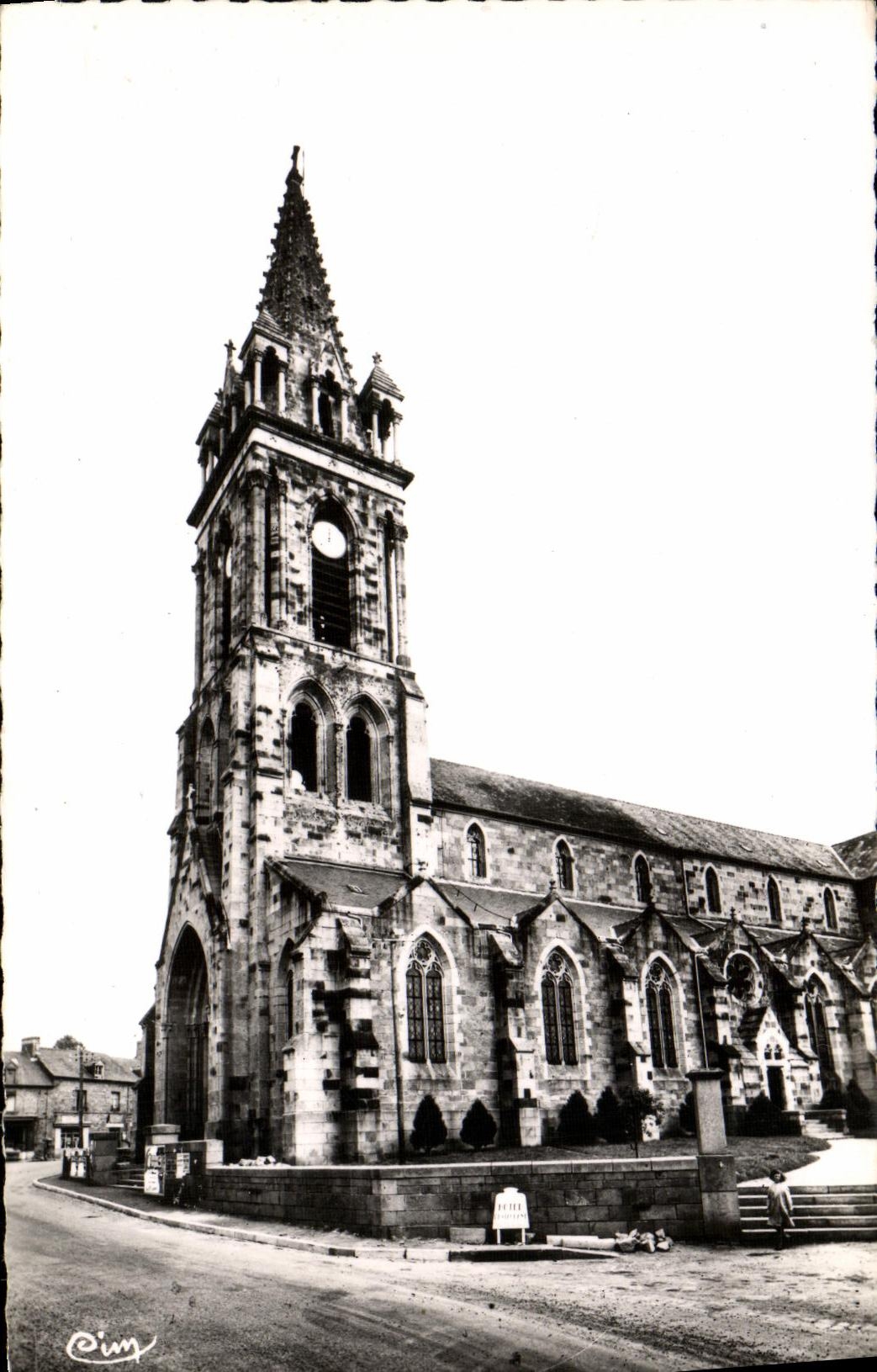 MODERN CARD Combourg L Church