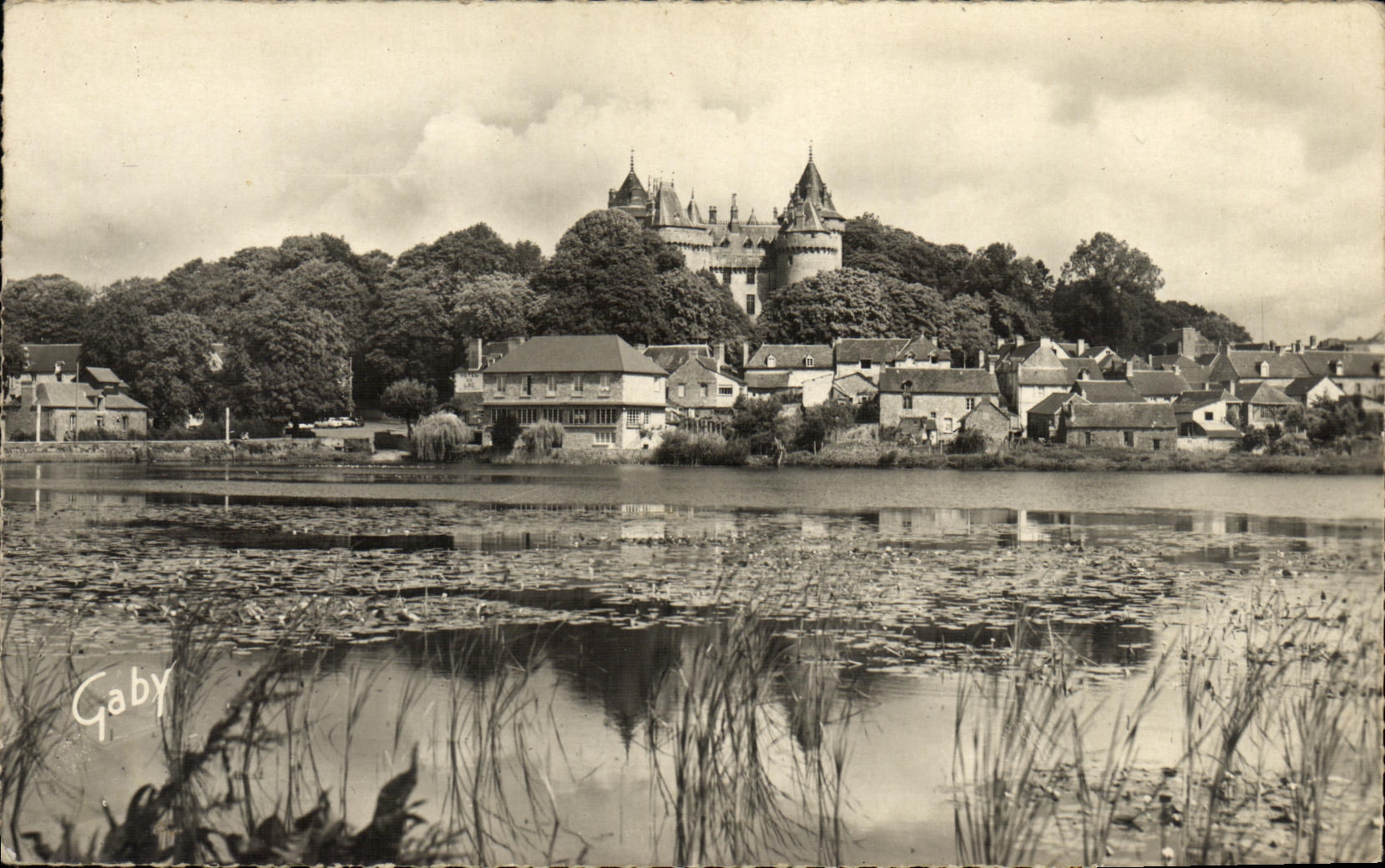 CPM Combourg Vue D Ensemble Chateau 
