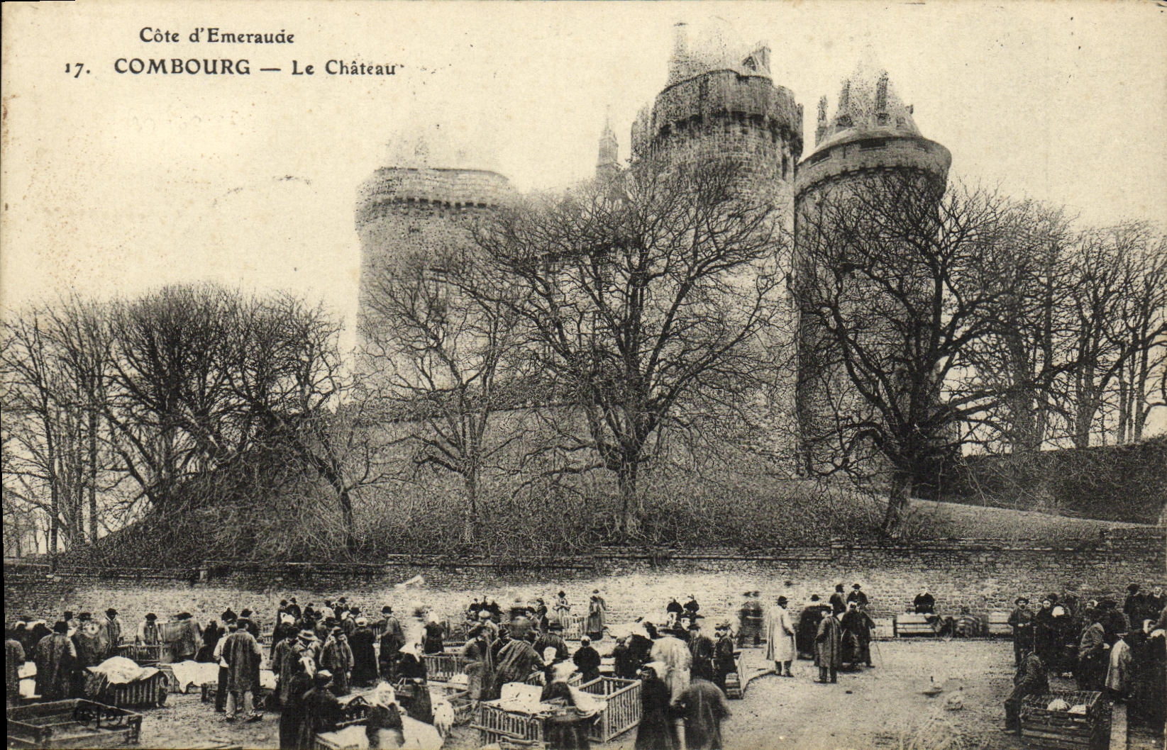 VINTAGE POSTCARD Combourg the Castle Goes