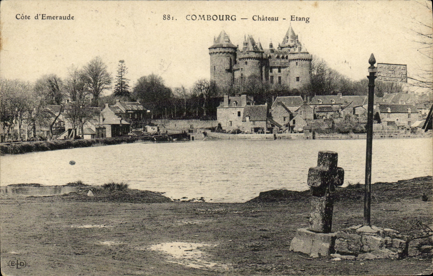 CPA Combourg Le Chateau Etang