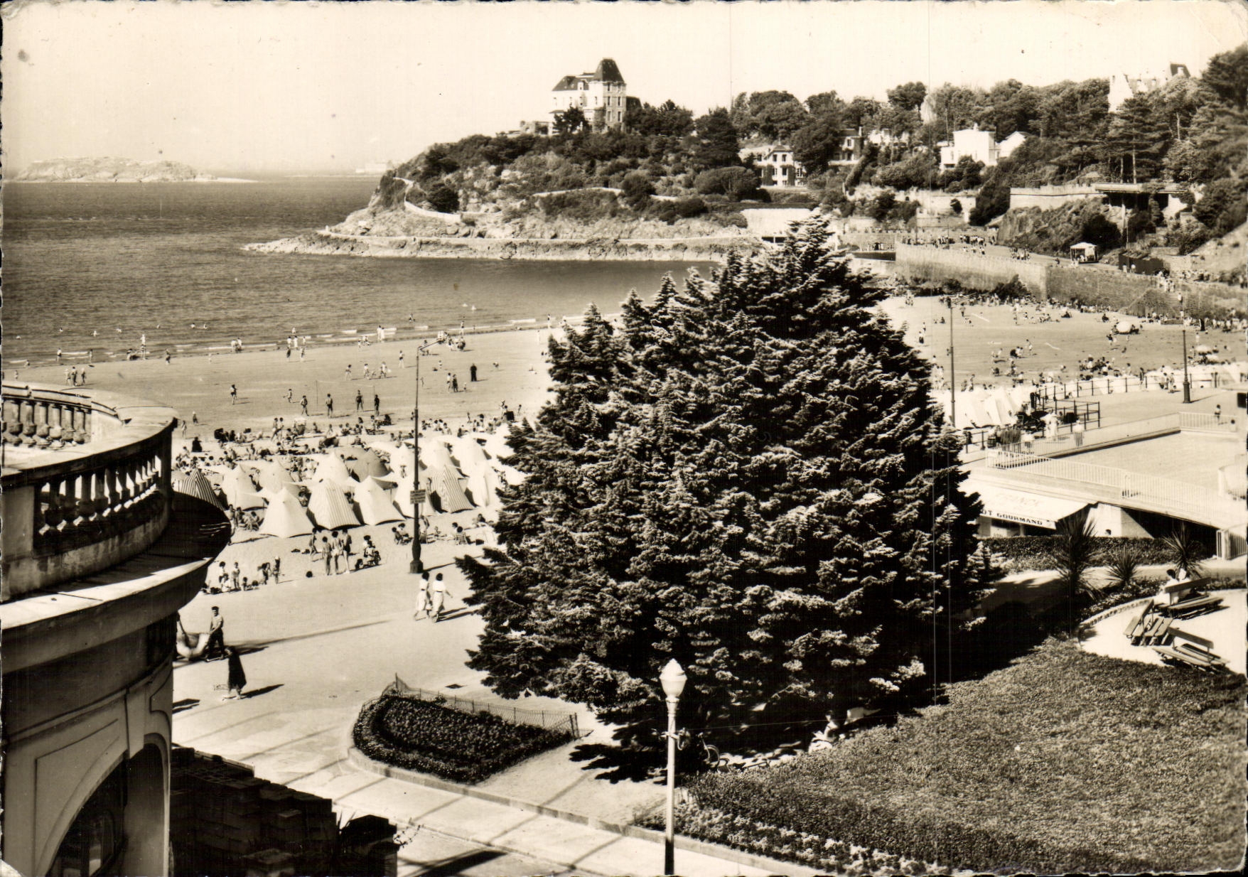 POSTAL MODERNA Dinard una esquina de la playa y el punto del habitante Saint de Malo