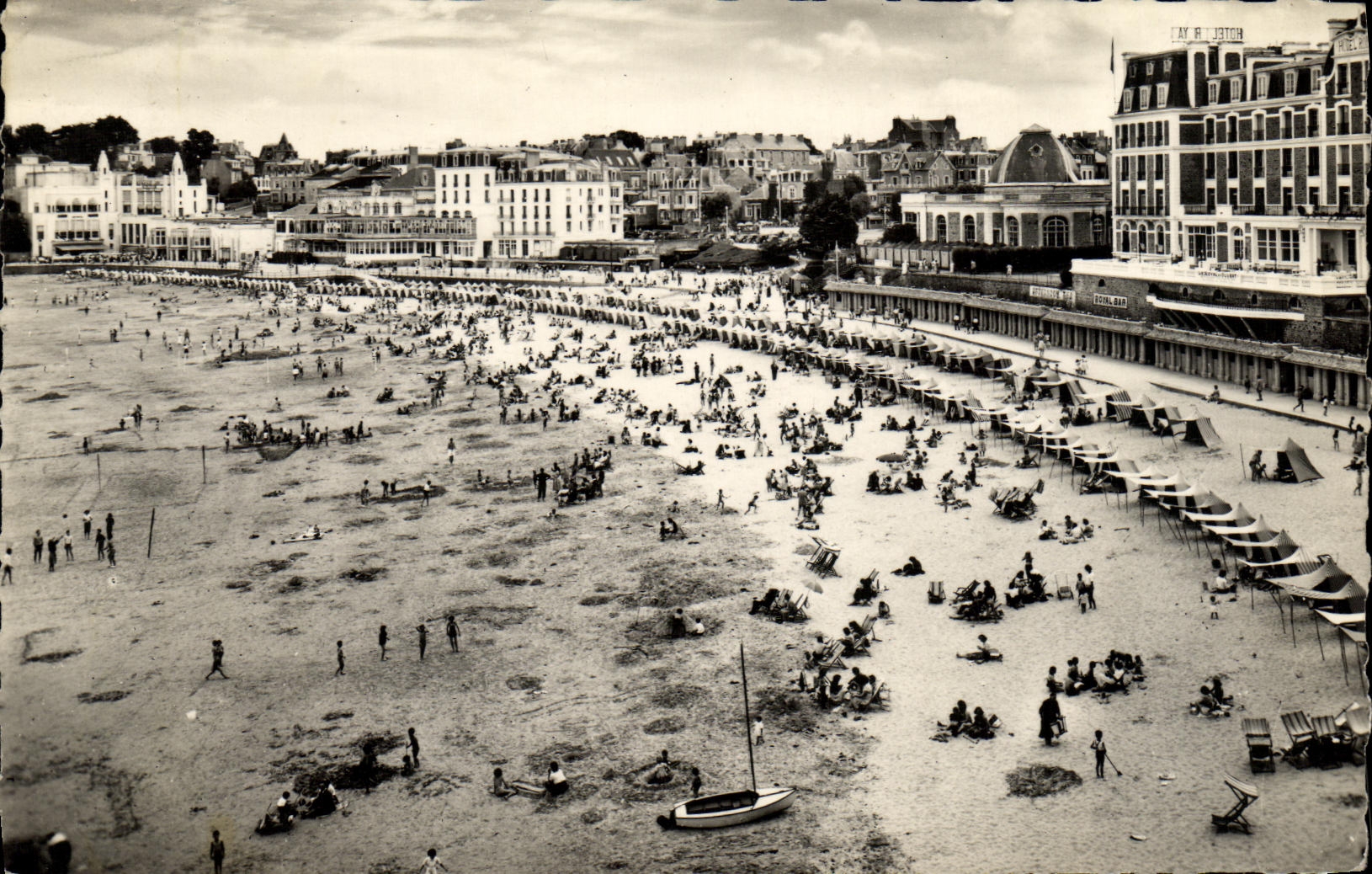 POSTAL MODERNA Dinard dimensiona la esmeralda de D la playa