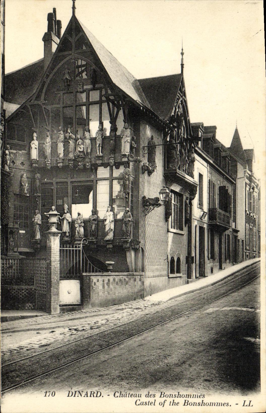 Castillo de Dinard de la POSTAL de la VENDIMIA de los retenes