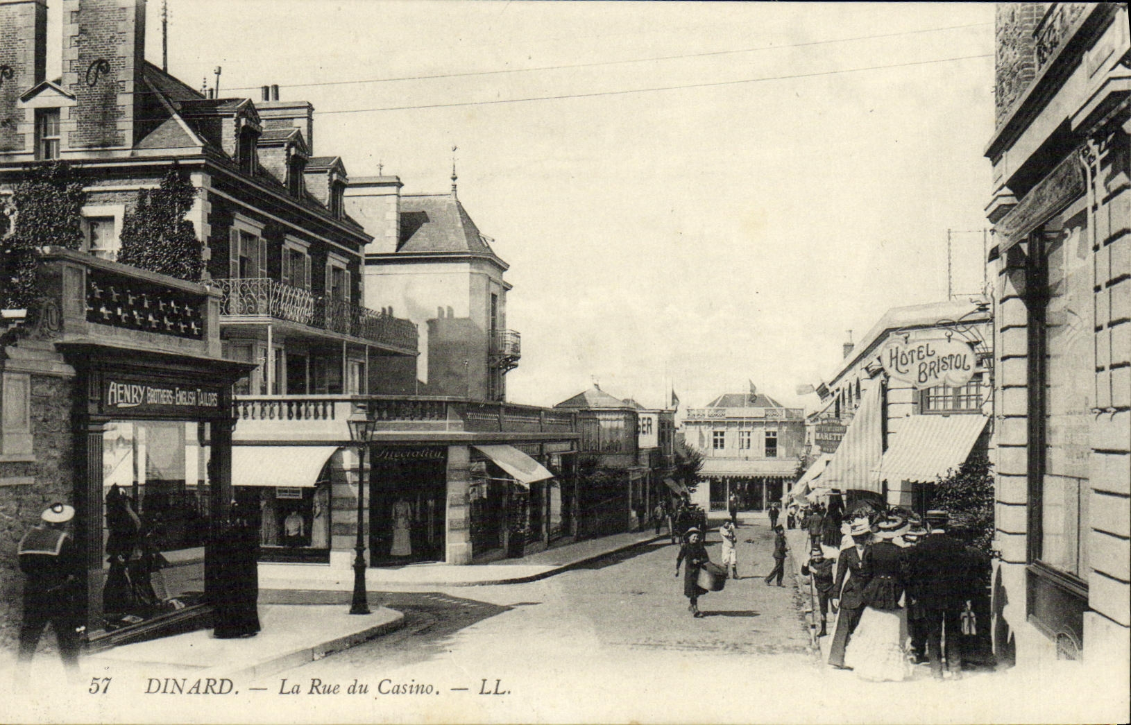 POSTAL Dinard de la VENDIMIA la calle del Bristol tablero del hotel del casino