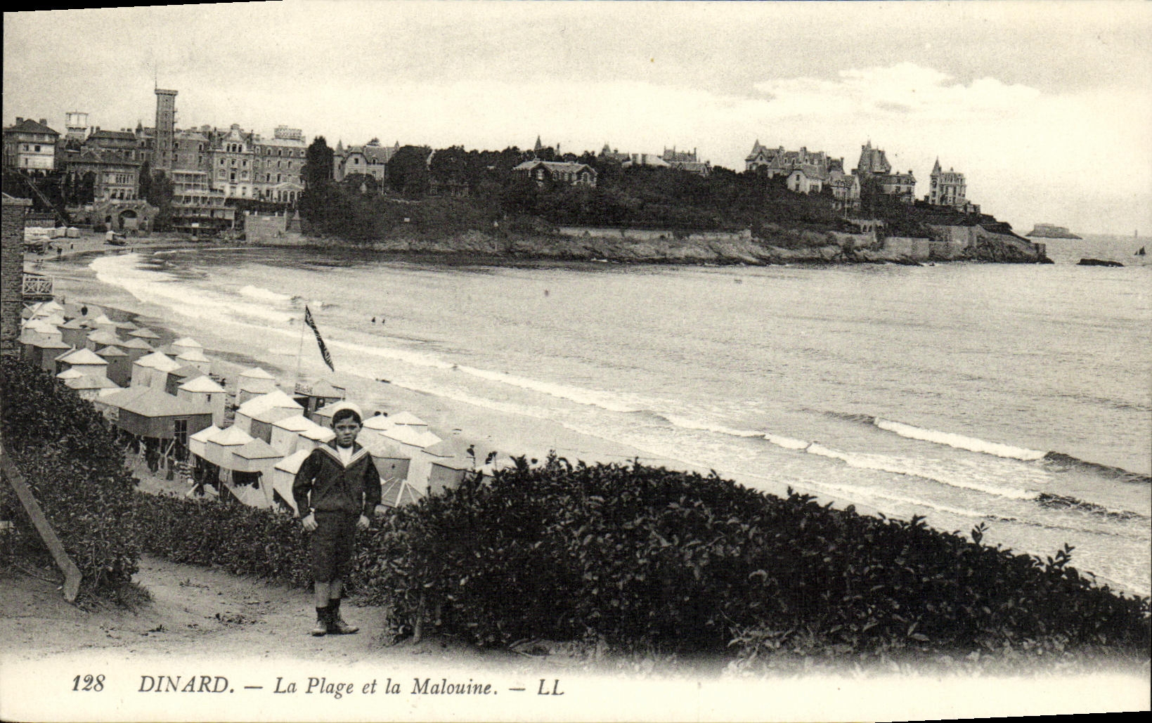 CPA Dinard Plage et la Malouine Enfant