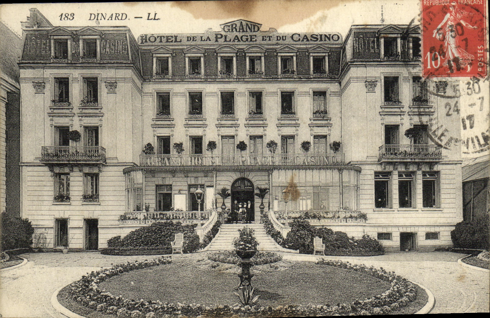 VINTAGE POSTCARD Dinard Large hotel of the beach and Casino