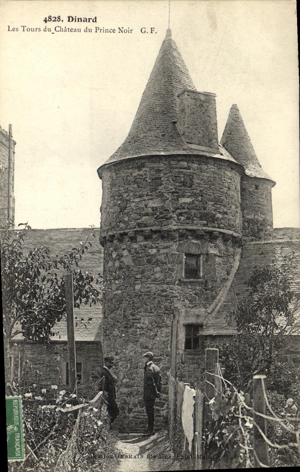 CPA Dinard Les Tours du Chateau du Prince Noir