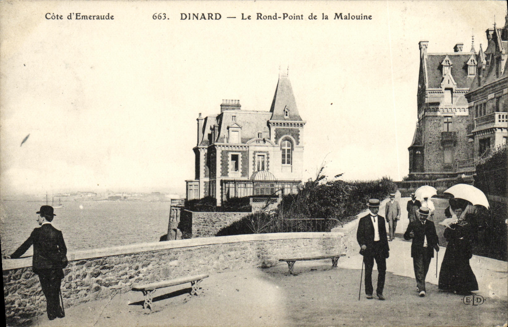 CPA Dinard Le rond point de la Malouine 
