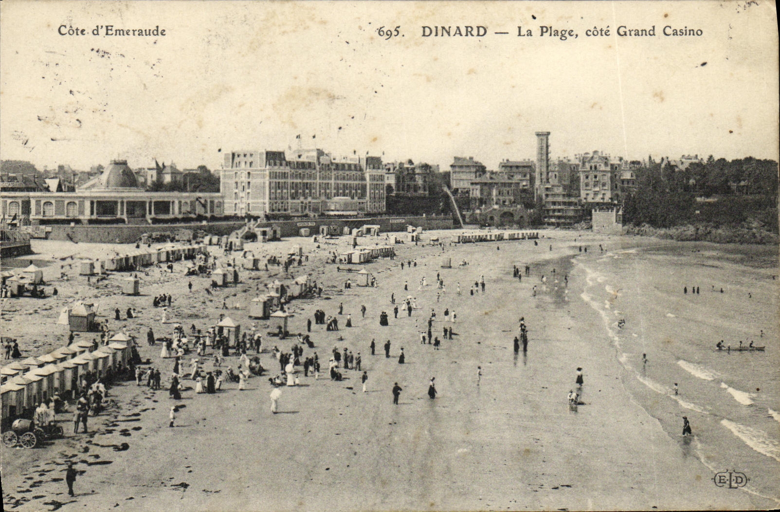 VINTAGE POSTCARD Dinard the beach Dimensions Large casino
