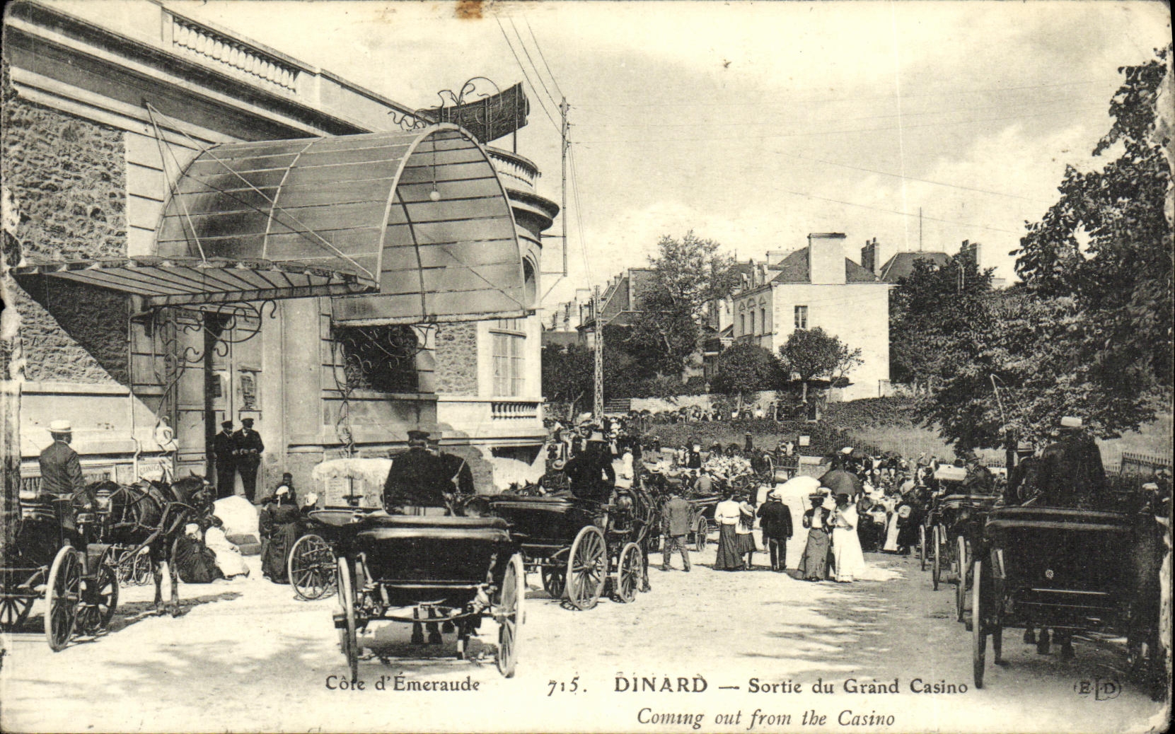 VINTAGE POSTCARD Dinard Left the large casino
