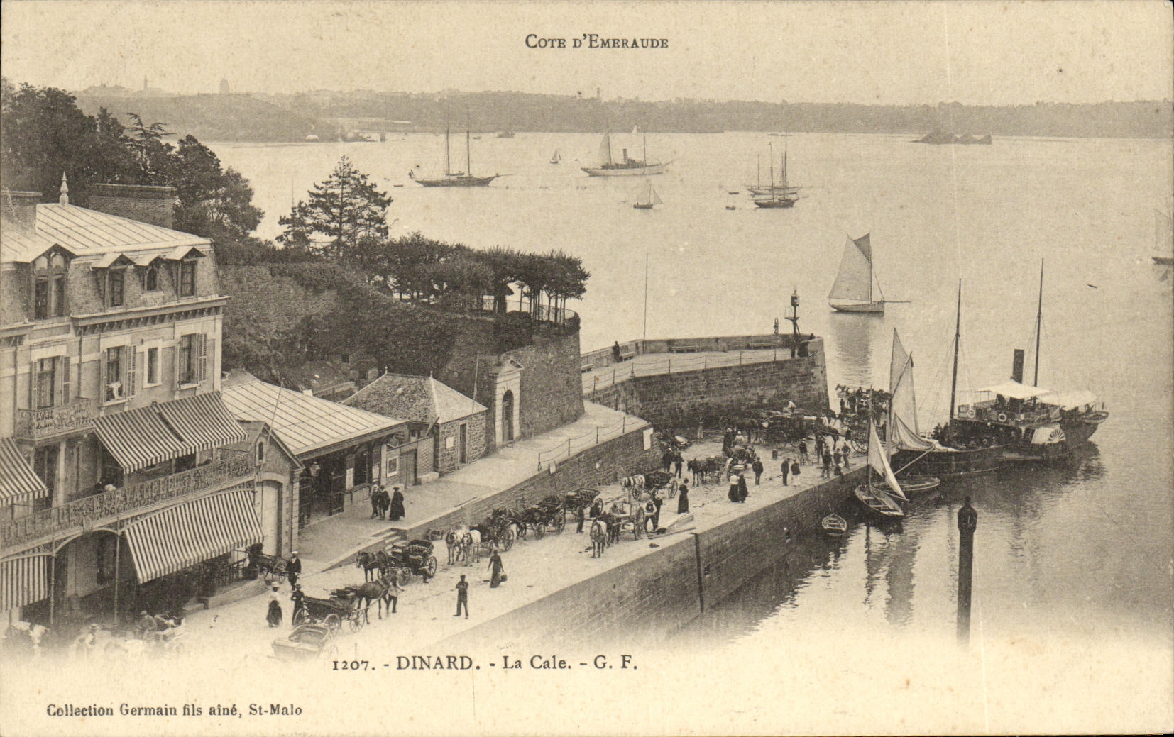 CPA Dinard La Cale Bateaux