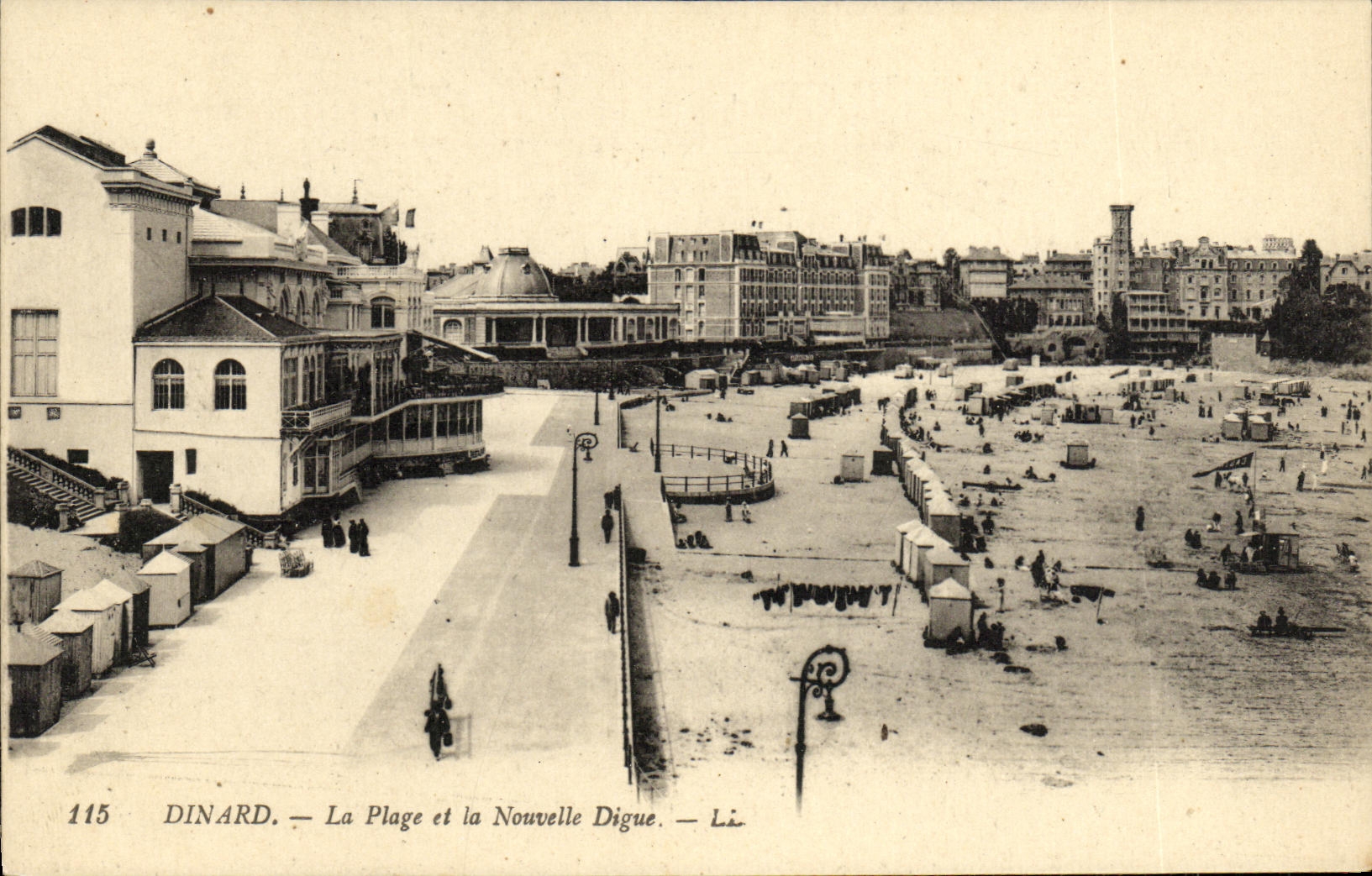 CPA Dinard La plage et la nouvelle digue 