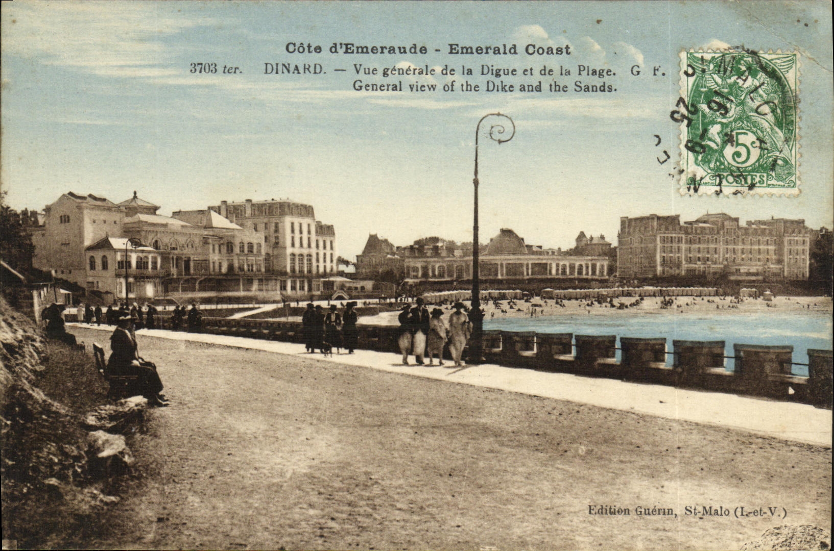 CPA Dinard Vue generale de la Digue et de la Plage