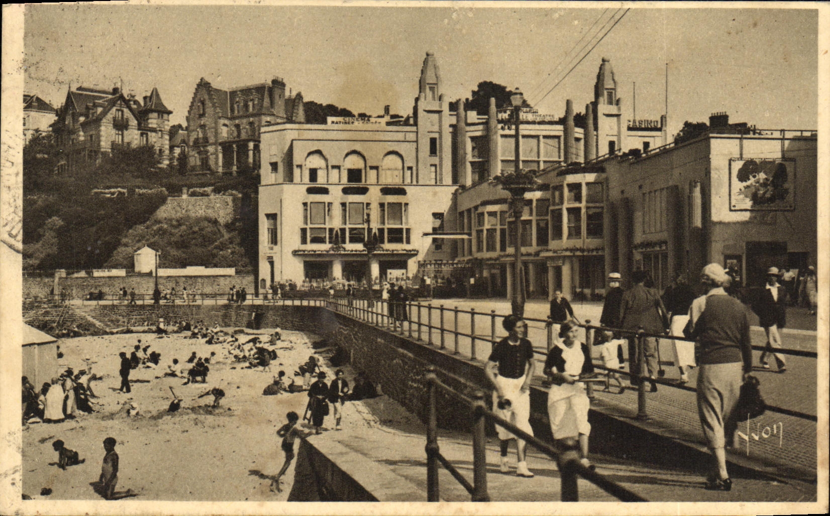 VINTAGE POSTCARD Dinard the Casino
