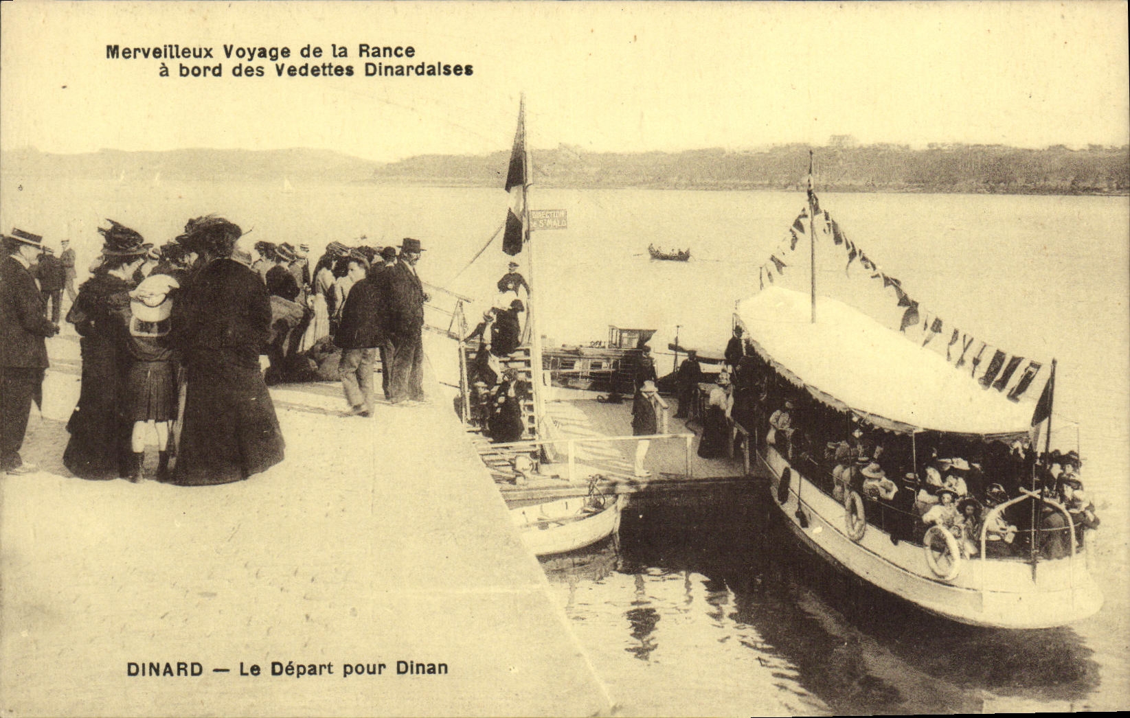 POSTAL Dinard de la VENDIMIA la salida para la motora de alta velocidad del barco de Dinan