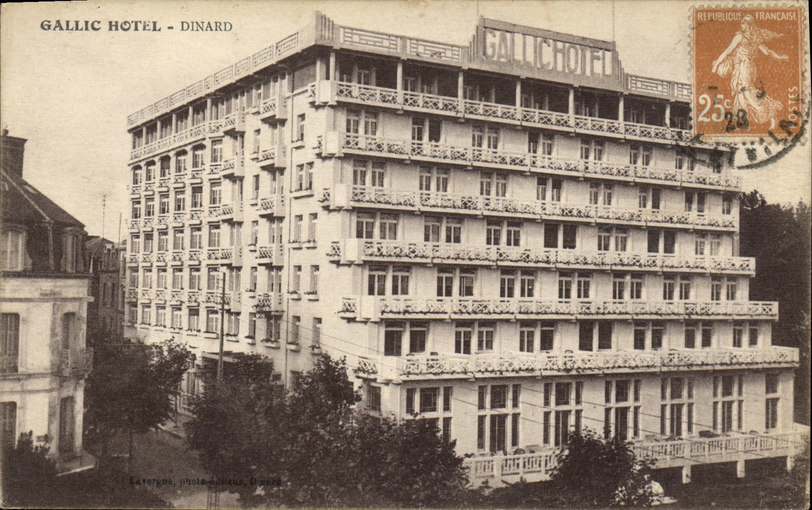 VINTAGE POSTCARD Gallic Dinard Hotel