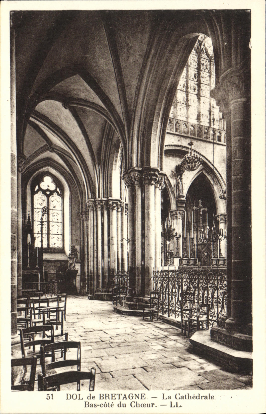 VINTAGE POSTCARD Dol of Brittany the Low Cathedral dimensions Chorus
