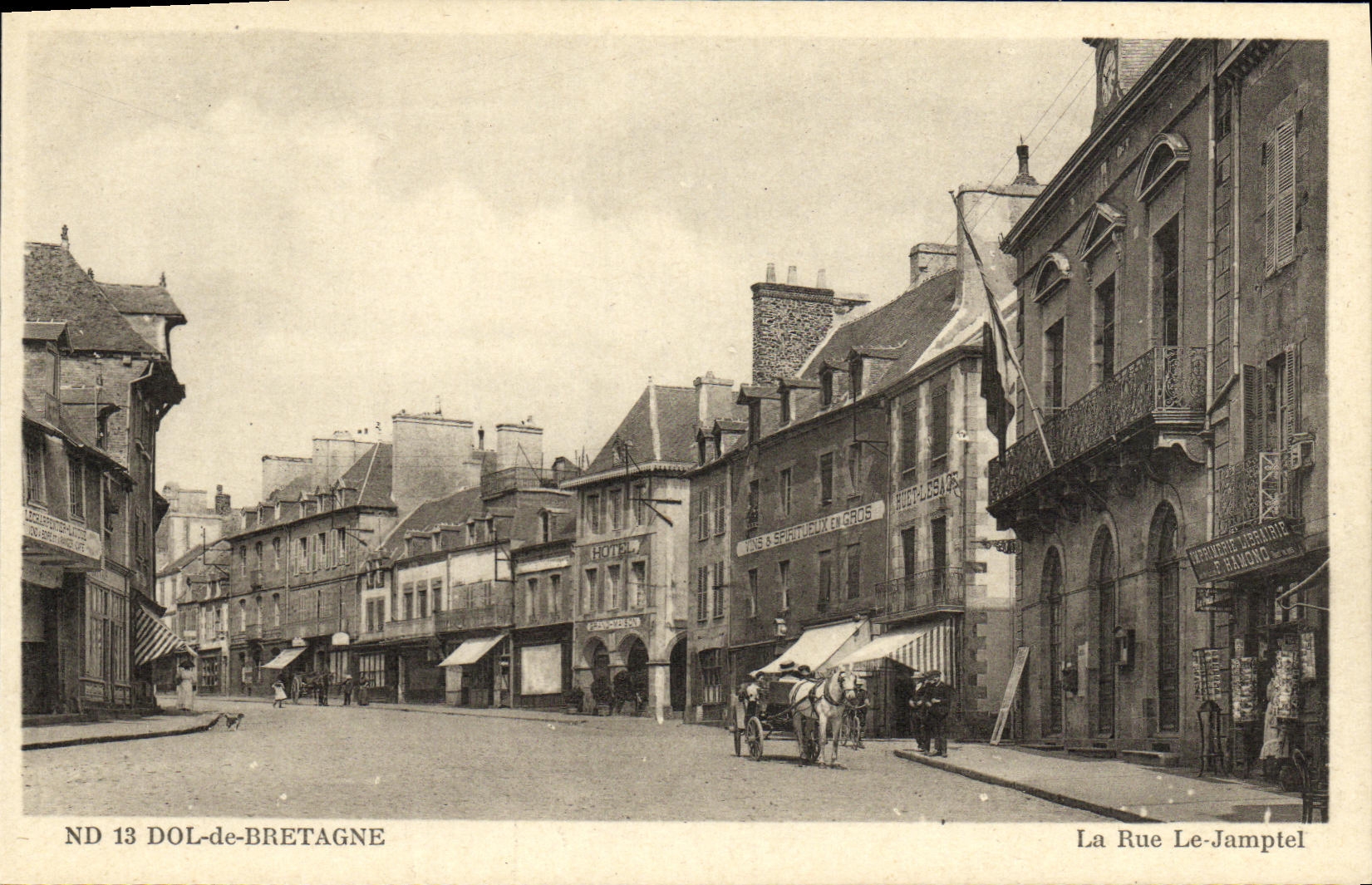 VINTAGE POSTCARD Fraud of Brittany the Street Jamptel