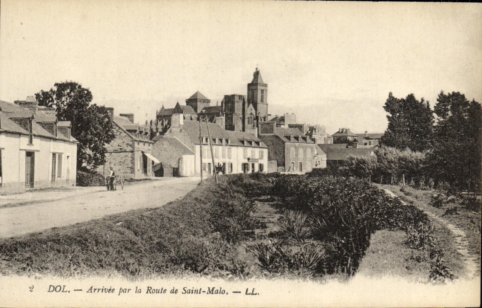 CPA Dol Arrivee Par la Route de Saint Malo