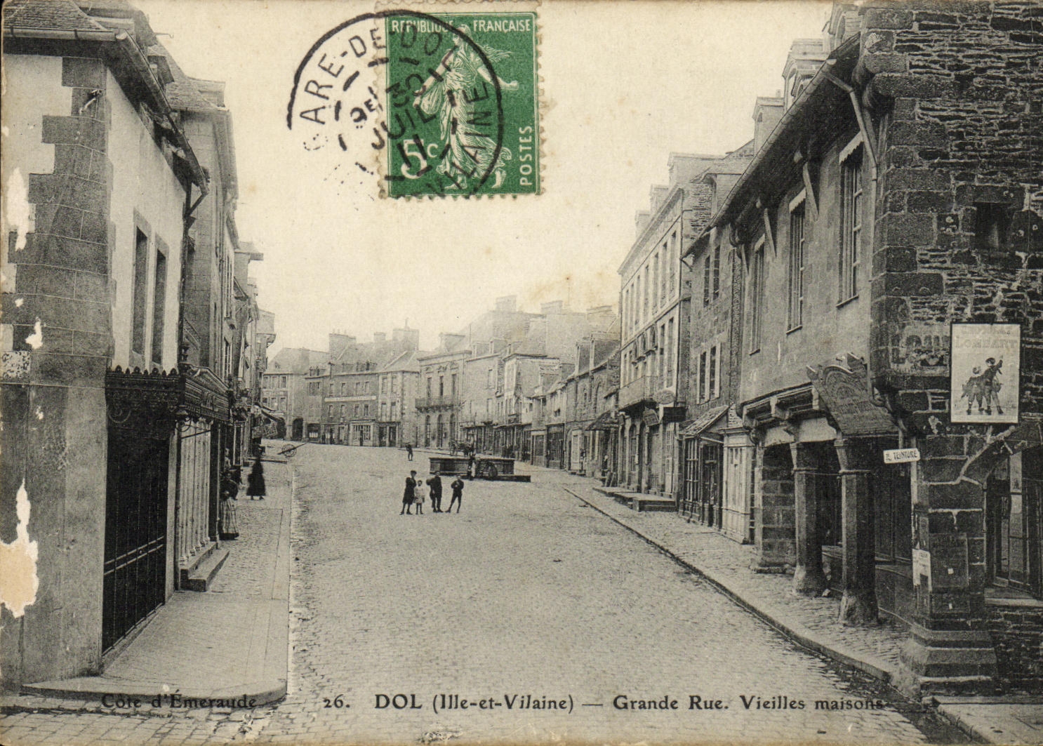 VINTAGE POSTCARD Fraud Main street Old women Houses