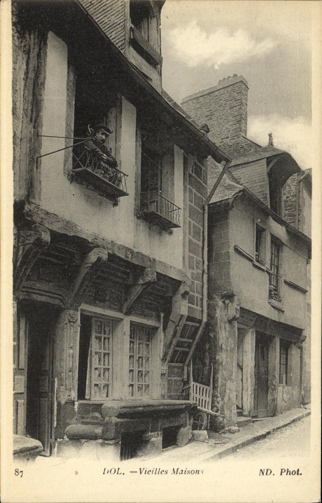 CPA Dol Vieilles Maisons