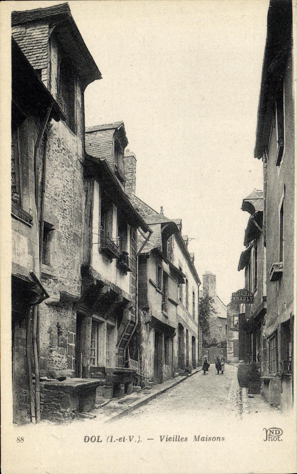 CPA Dol Vieilles Maisons