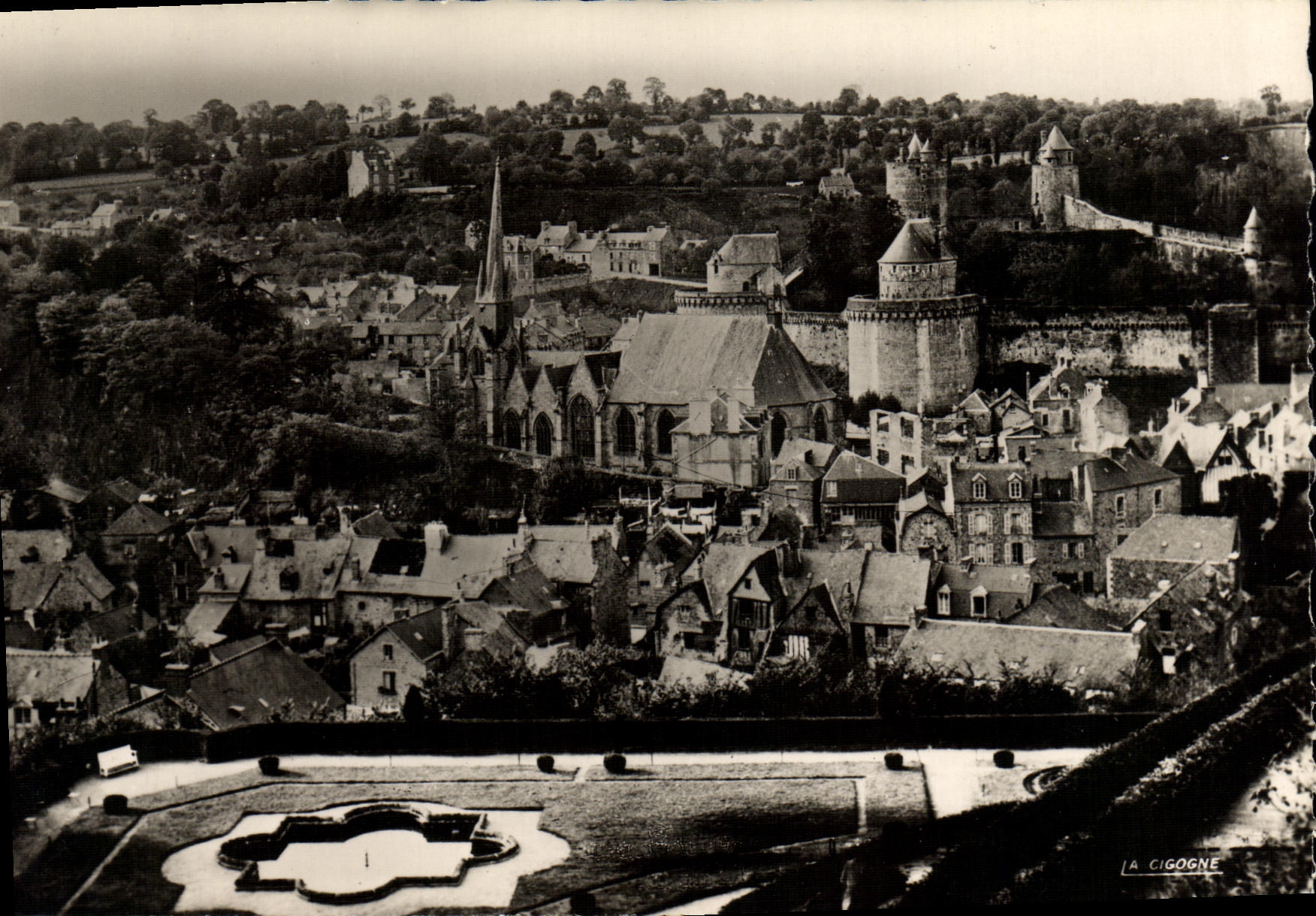 MODERN CARD Ferns low Town suit and castle seen of public garden